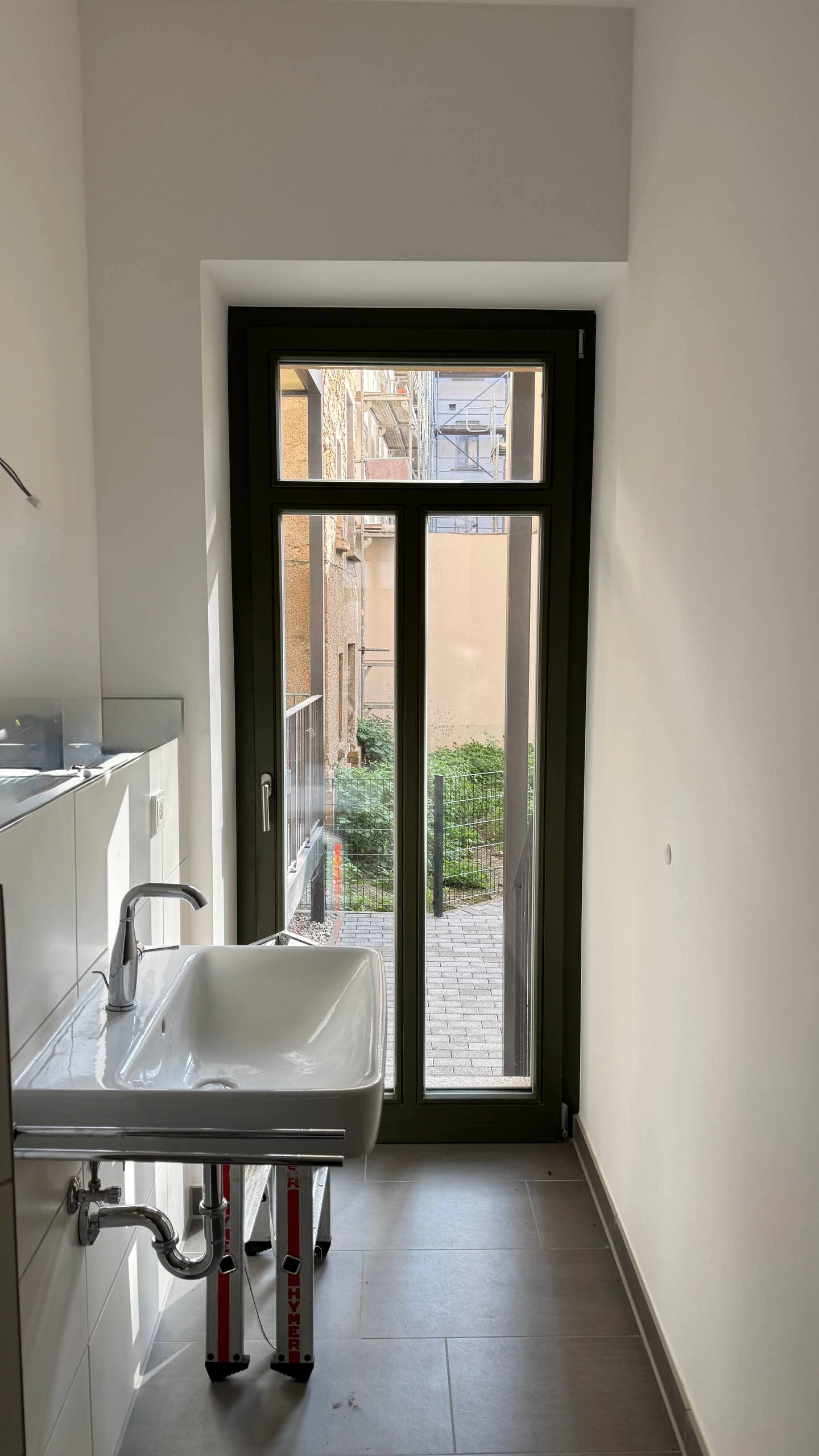 Before image alt